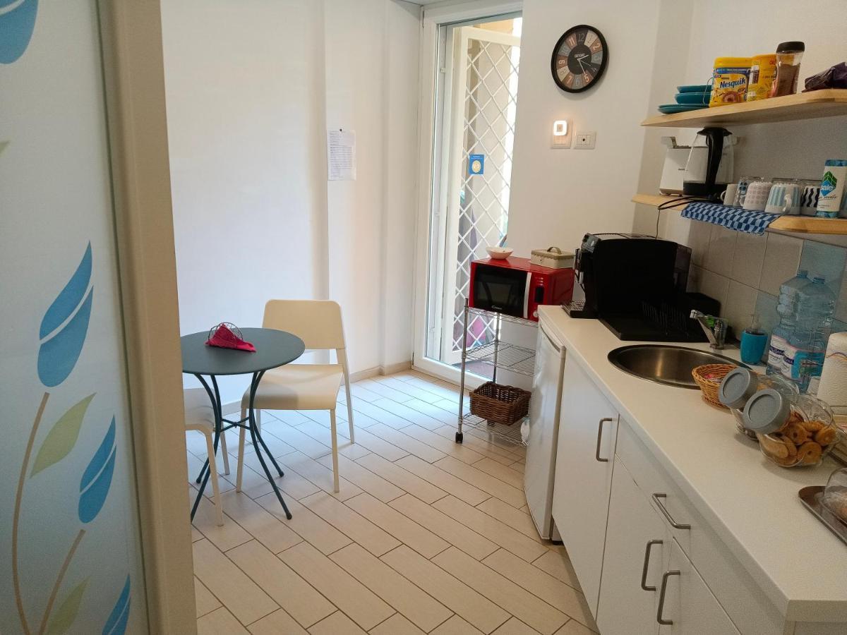 Vomerooms Neapel Exteriör bild