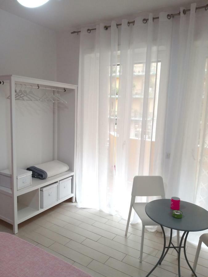 Vomerooms Neapel Exteriör bild