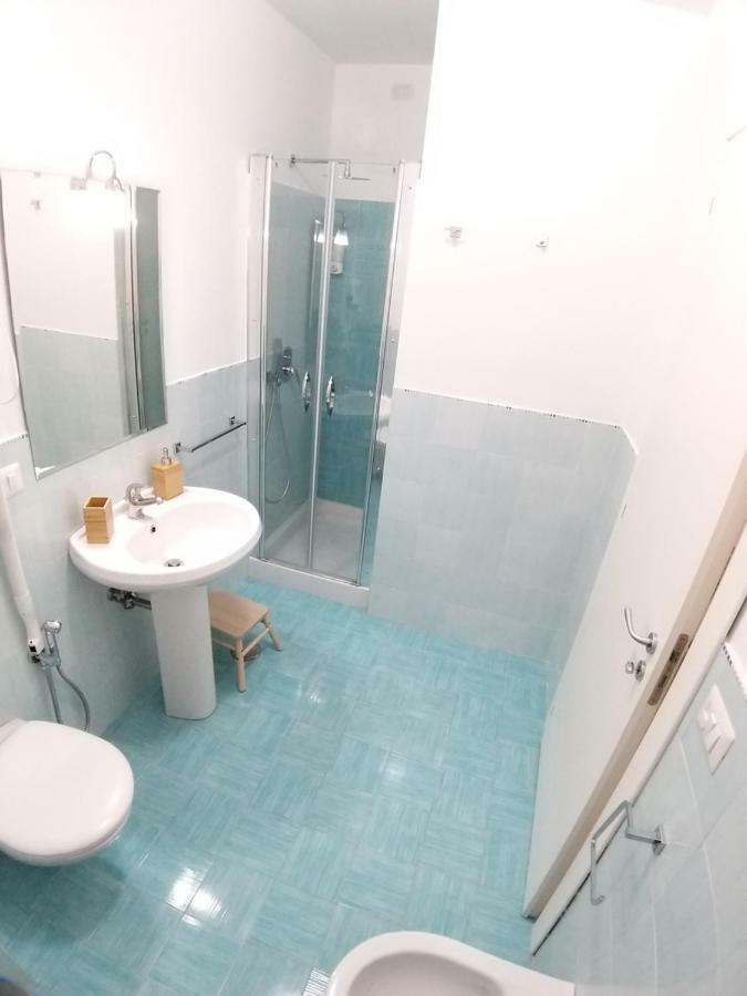 Vomerooms Neapel Exteriör bild