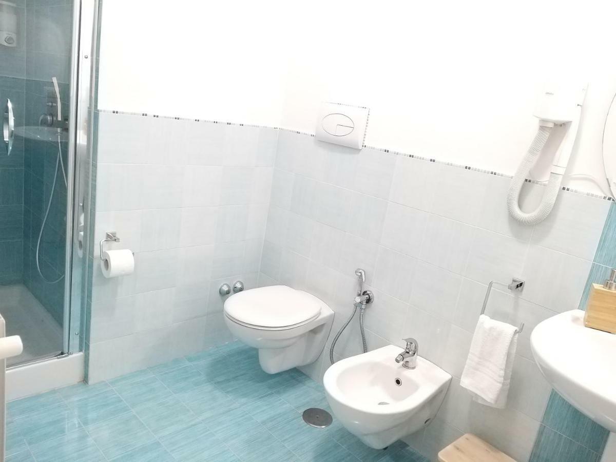 Vomerooms Neapel Exteriör bild
